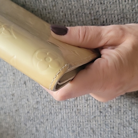 Louis Vuitton Vernis Cream wallet - Picture 6 of 14